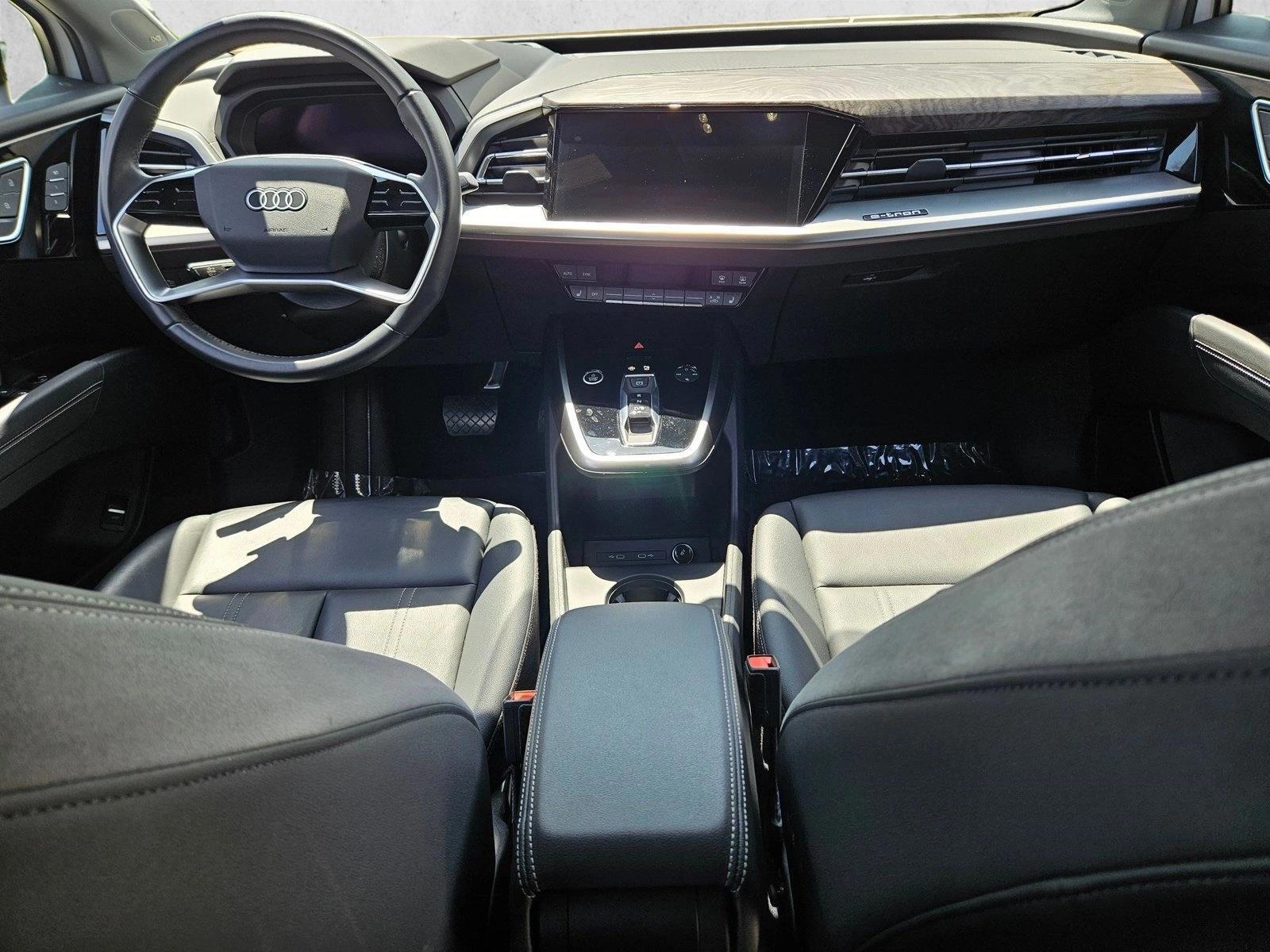 Thumbnail: 2023 Audi Q4 e-tron - 3