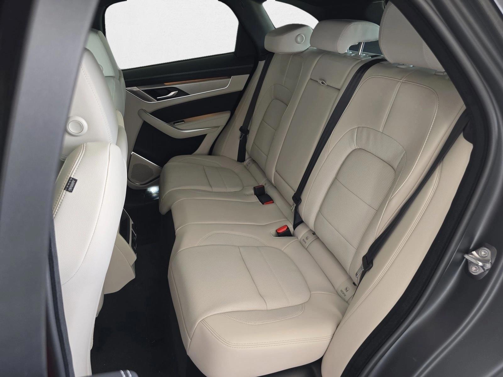 2026 Jaguar F-Pace R-Dynamic S - Photo 11