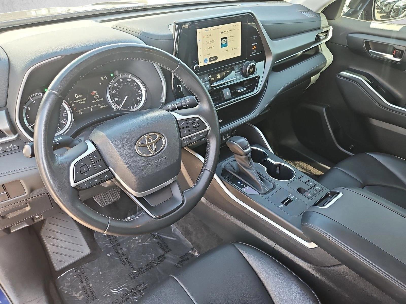 Thumbnail: 2023 Toyota Highlander - 4
