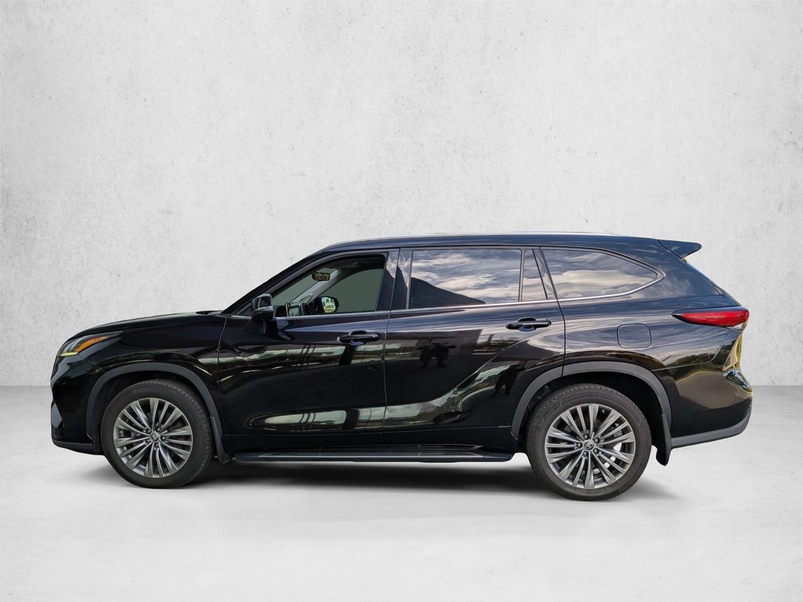 Thumbnail: 2021 Toyota Highlander - 2