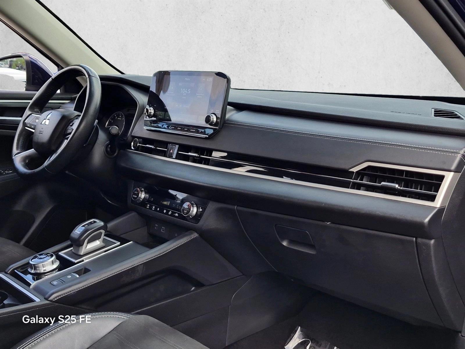 2024 Mitsubishi Outlander 21