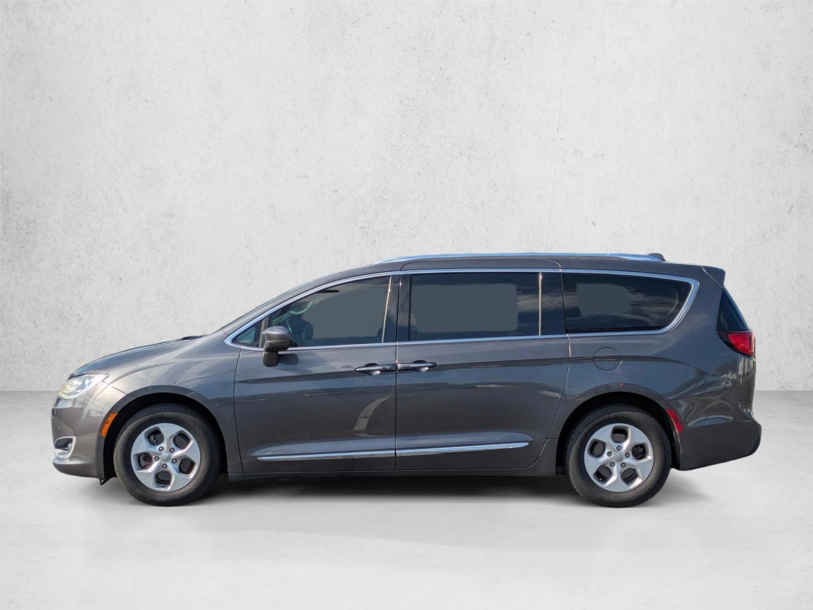 Thumbnail: 2017 Chrysler Pacifica - 2