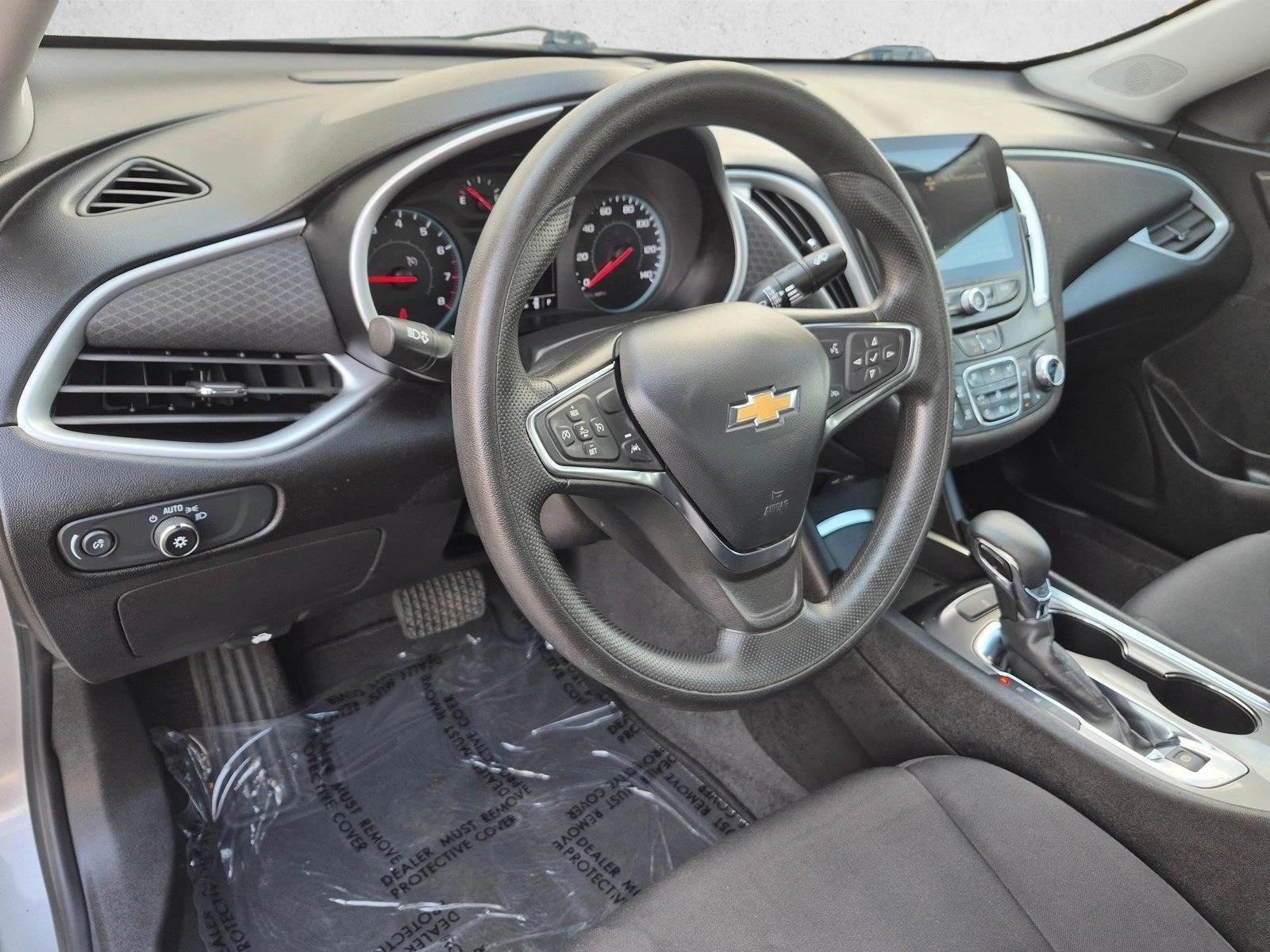 Thumbnail: 2023 Chevrolet Malibu - 3