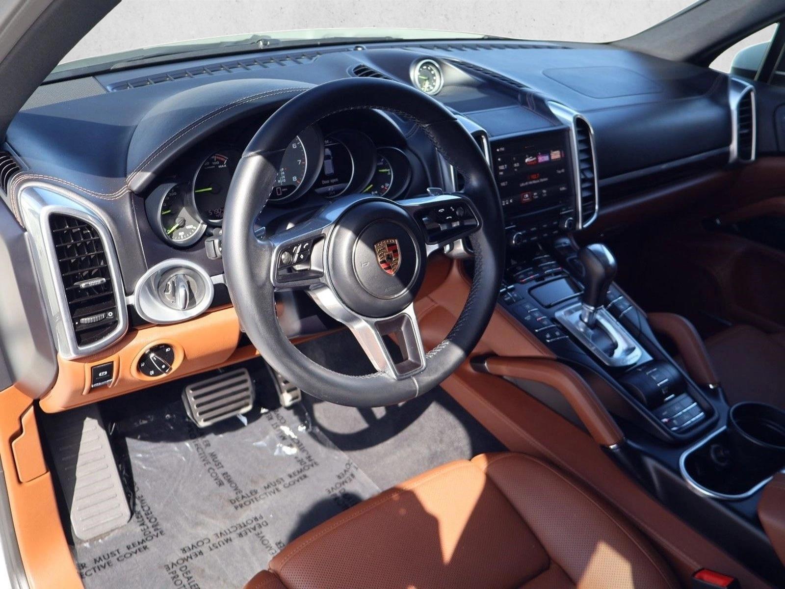 Thumbnail: 2017 Porsche Cayenne - 3