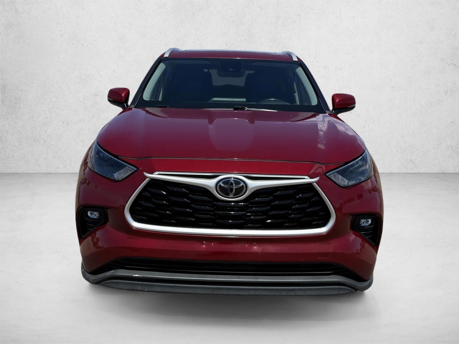 2022 Toyota Highlander XLE - Photo 2