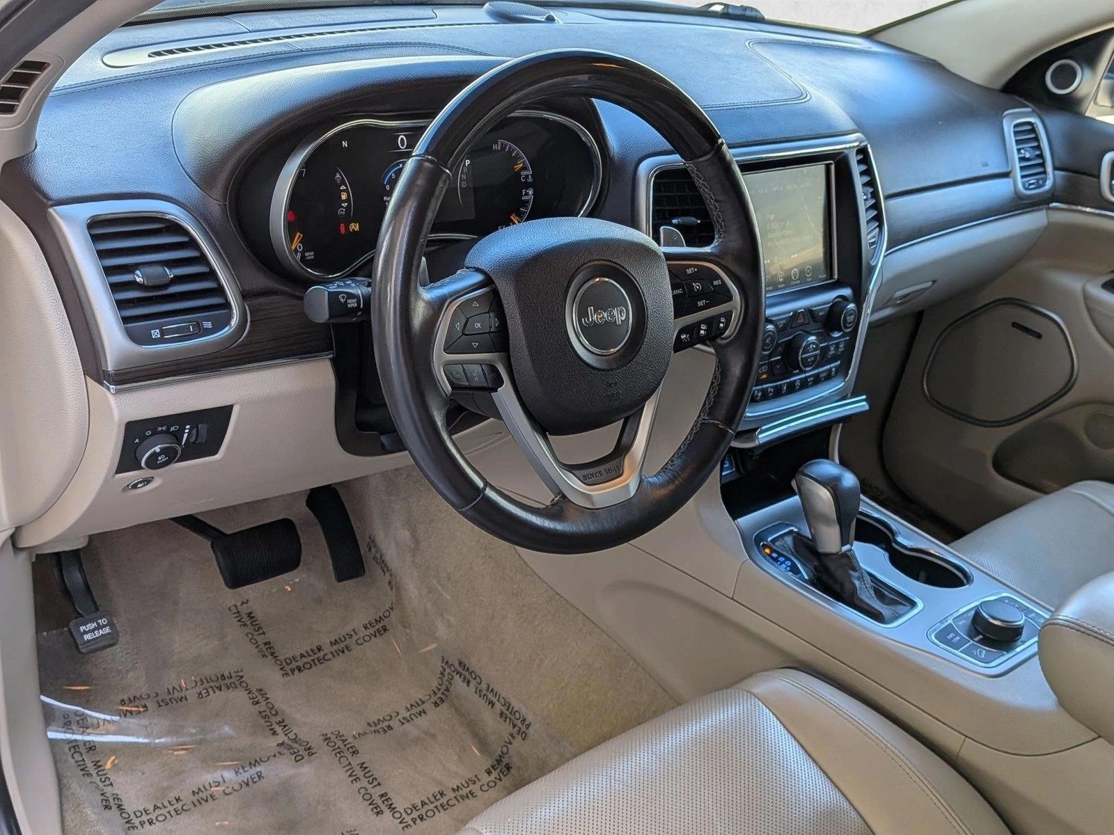 Thumbnail: 2017 Jeep Grand Cherokee - 3