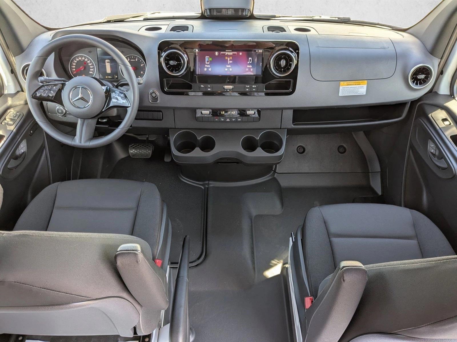 Thumbnail: 2026 Mercedes-Benz Sprinter - 3