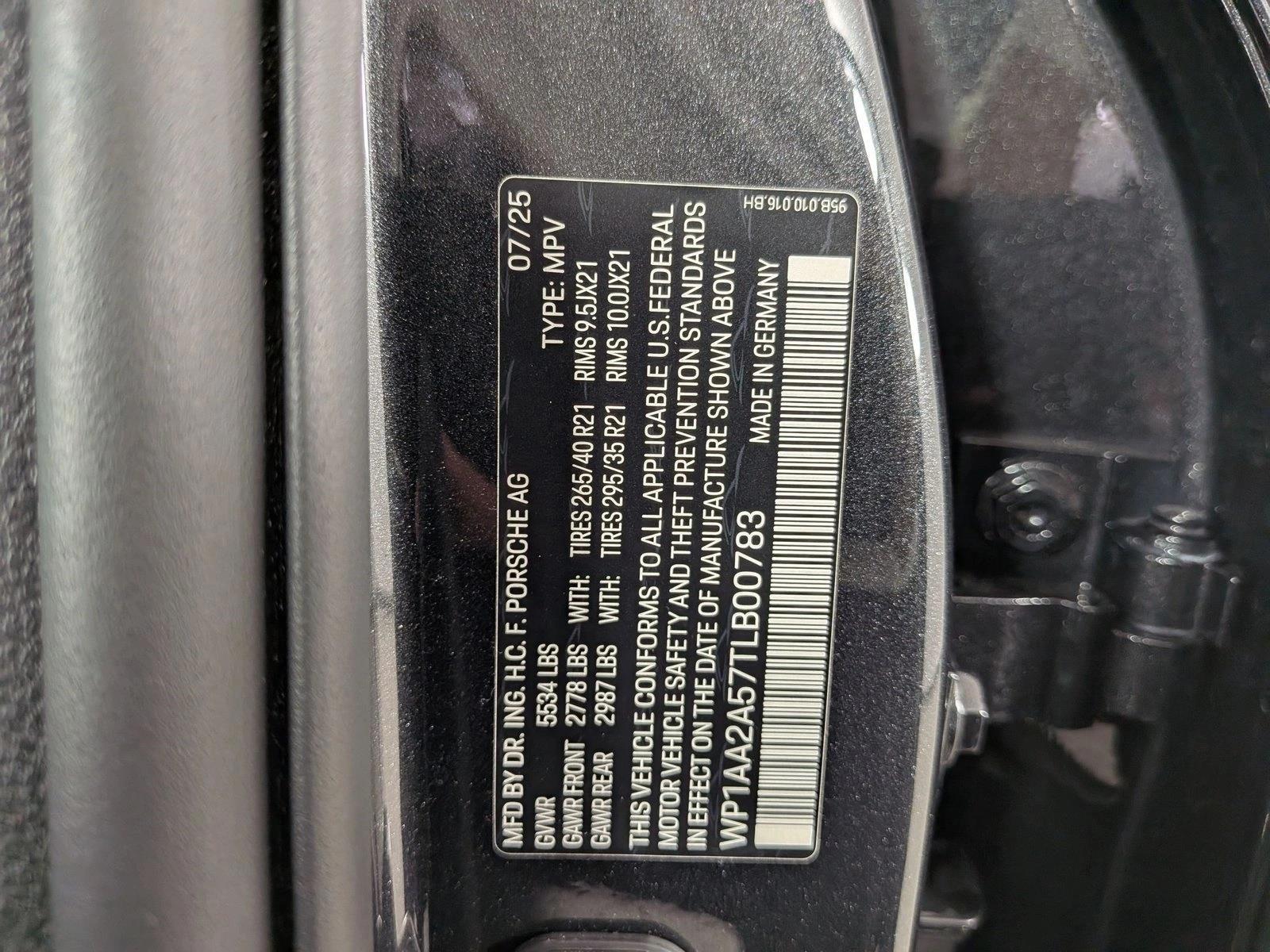 2026 Porsche Macan T - Photo 28