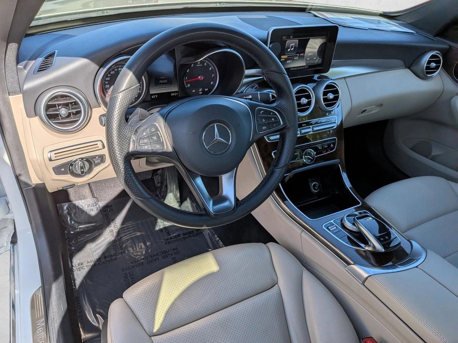 Thumbnail: 2015 Mercedes-Benz C-Class - 3