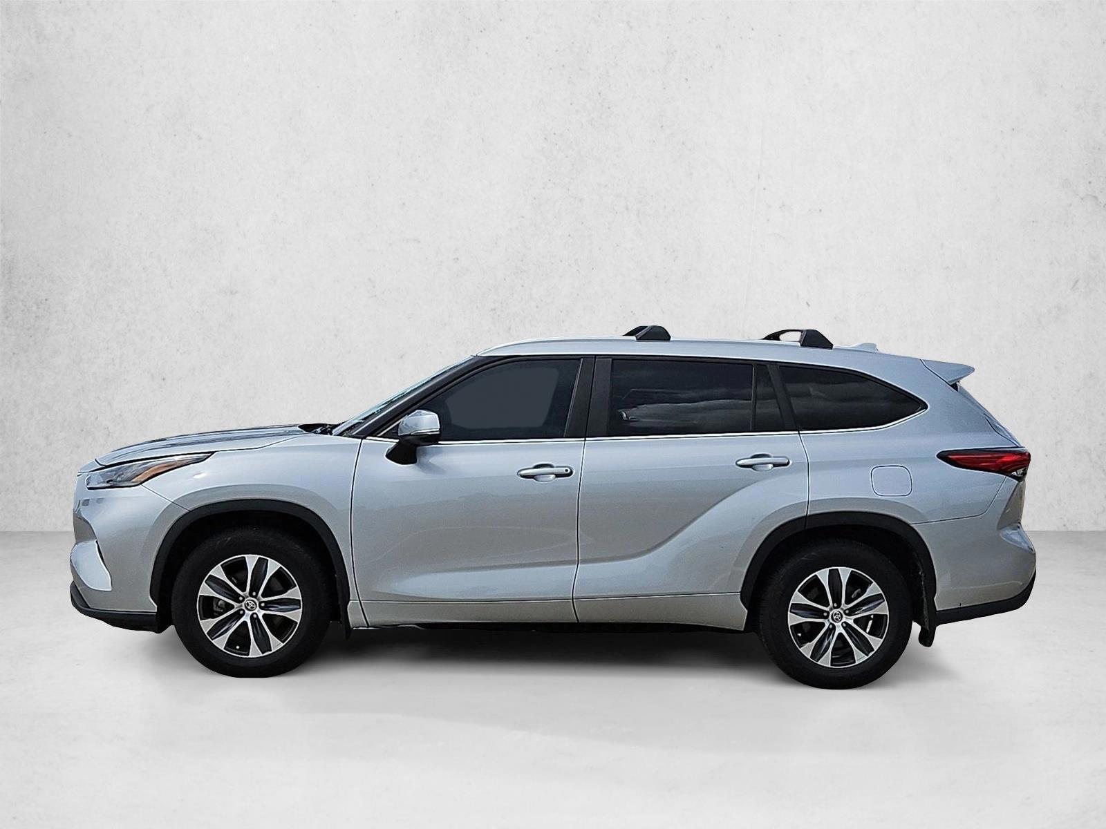 Thumbnail: 2023 Toyota Highlander - 2