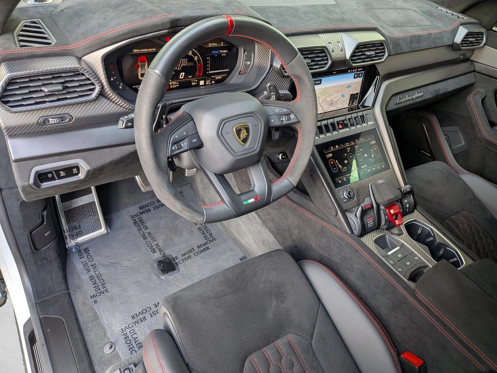 Thumbnail: 2023 Lamborghini Urus - 3