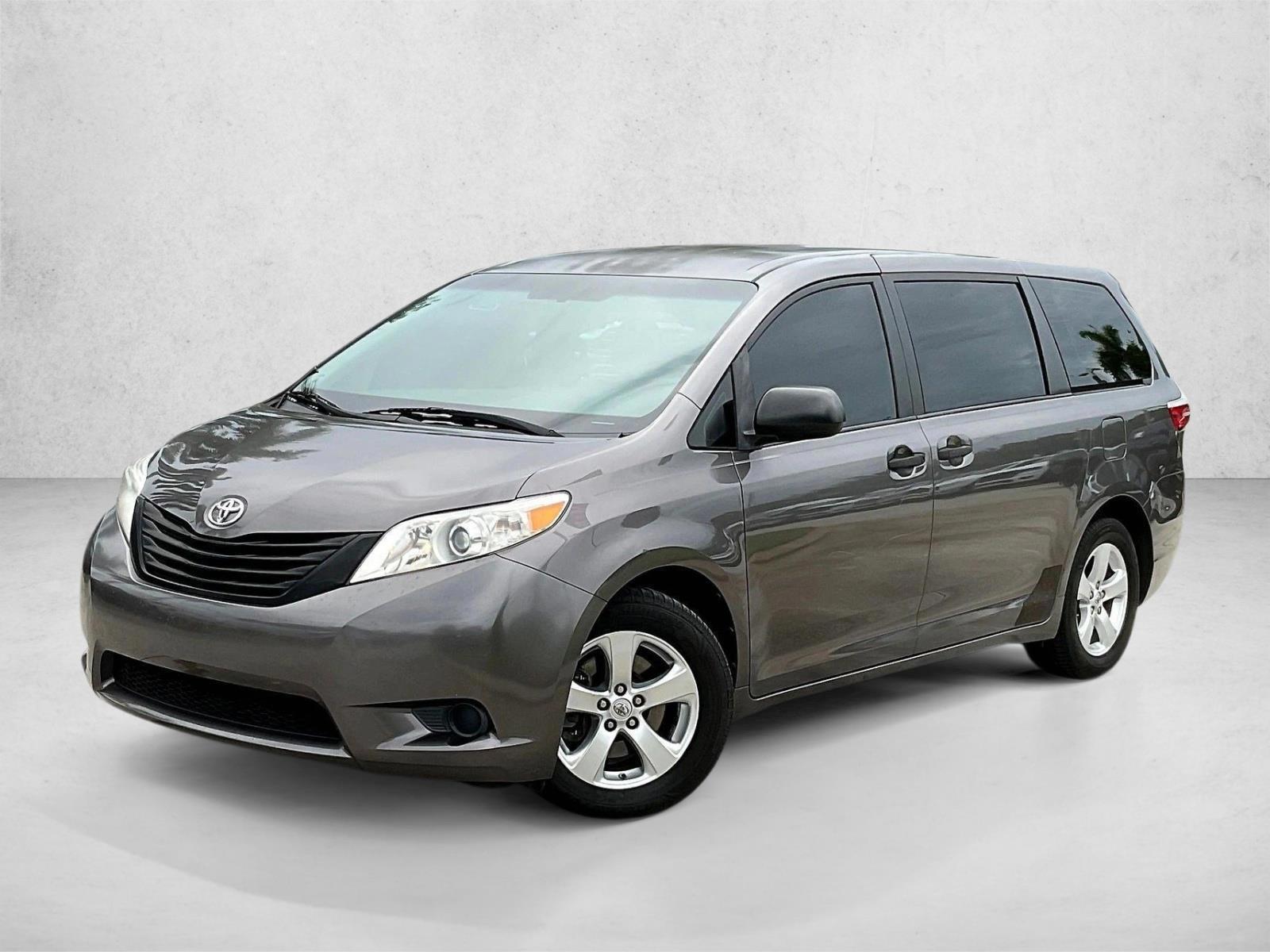 Thumbnail: 2017 Toyota Sienna - 1