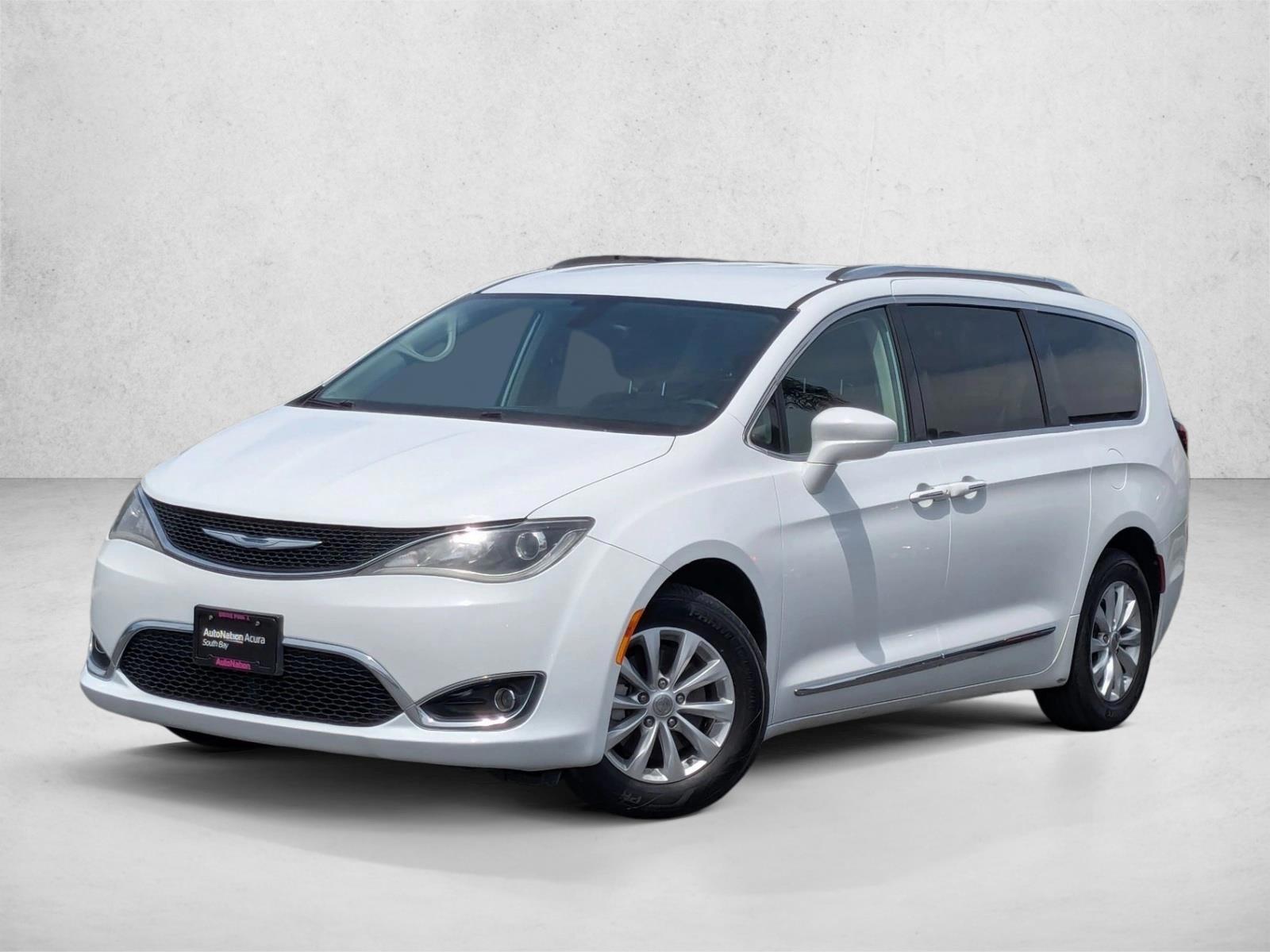 Thumbnail: 2018 Chrysler Pacifica - 1