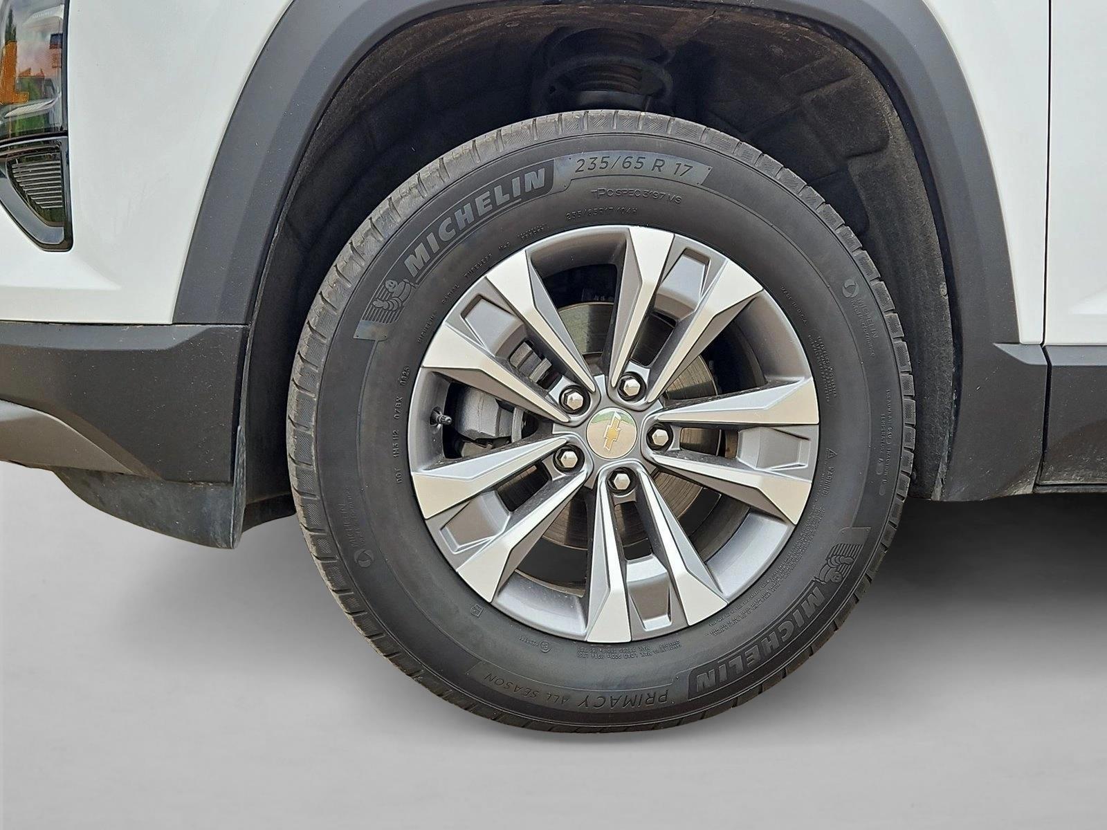2025 Chevrolet Equinox LT - Photo 23