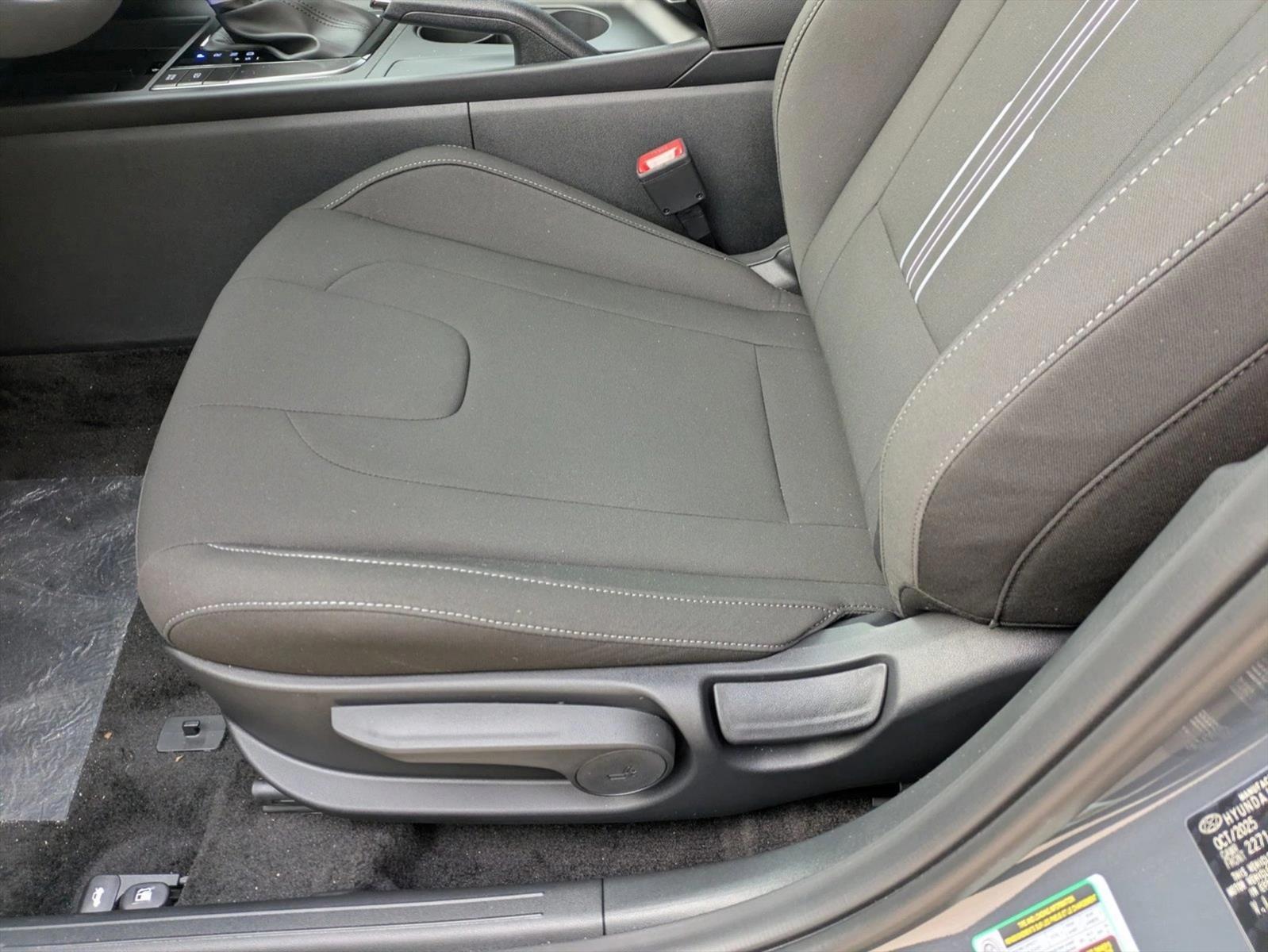 Thumbnail: 2026 Hyundai Elantra - 4