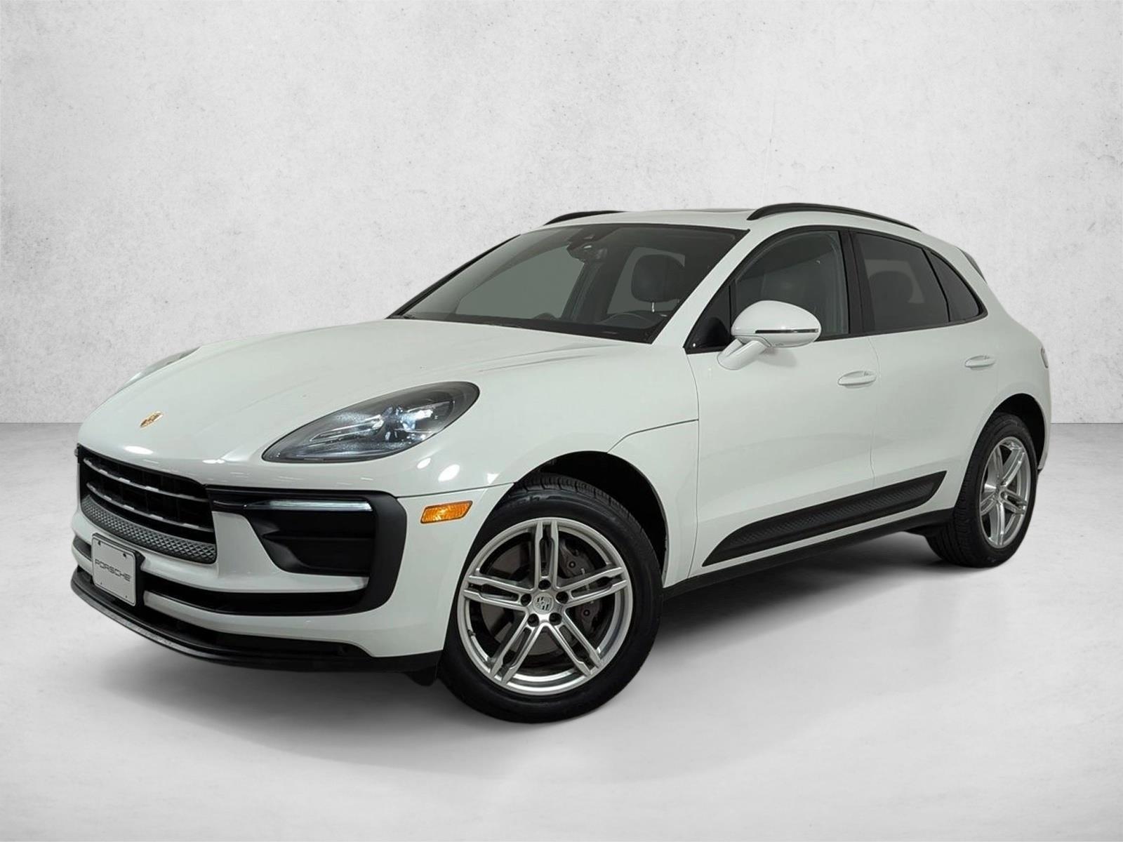 Thumbnail: 2022 Porsche Macan - 1