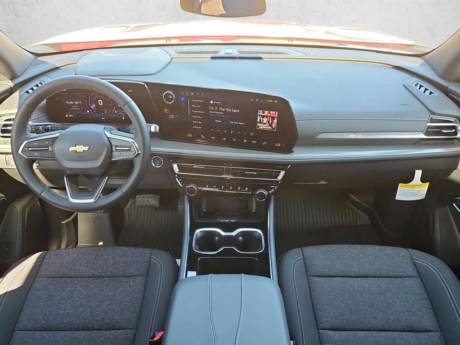 Thumbnail: 2027 Chevrolet Traverse - 3