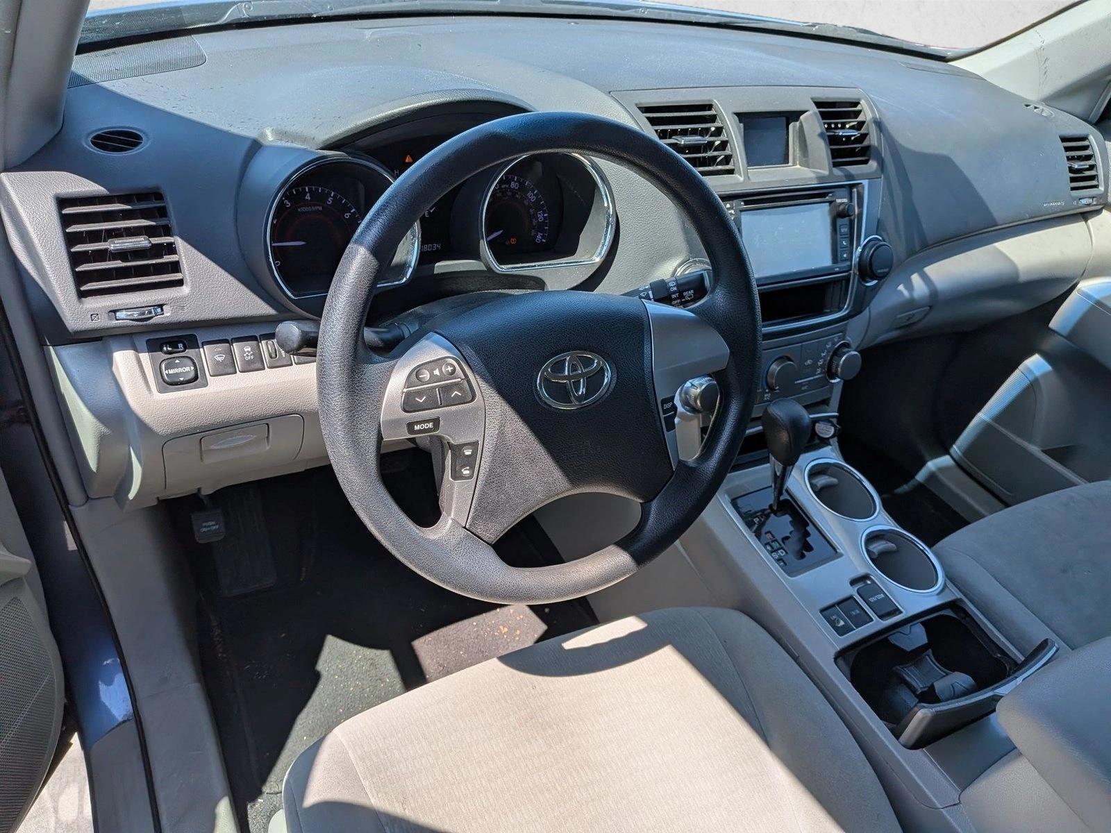 Thumbnail: 2013 Toyota Highlander - 2