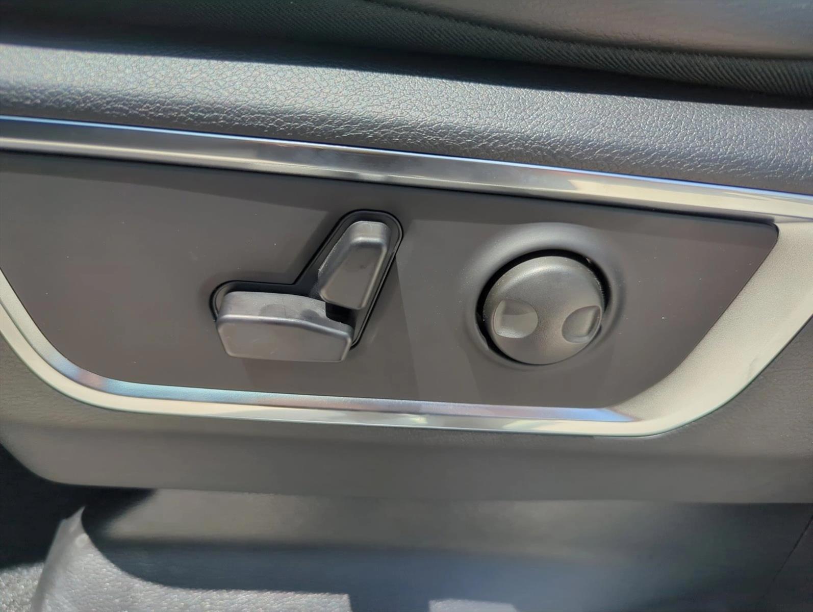 Thumbnail: 2026 RAM 1500 - 4