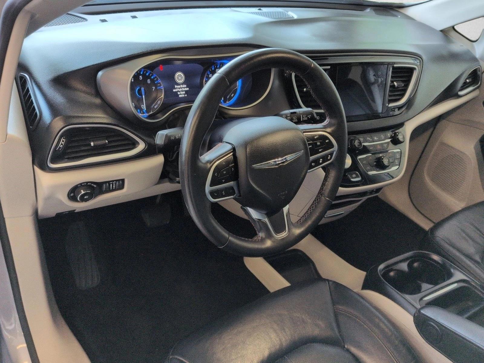 Thumbnail: 2020 Chrysler Pacifica - 3