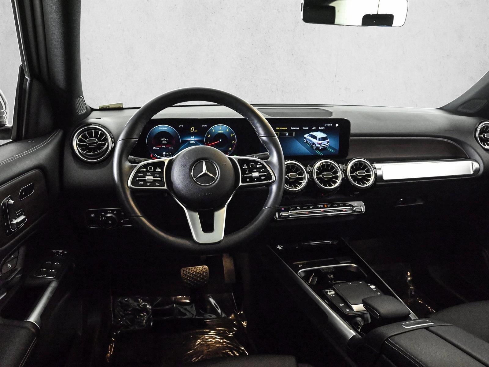 Thumbnail: 2022 Mercedes-Benz GLB - 3