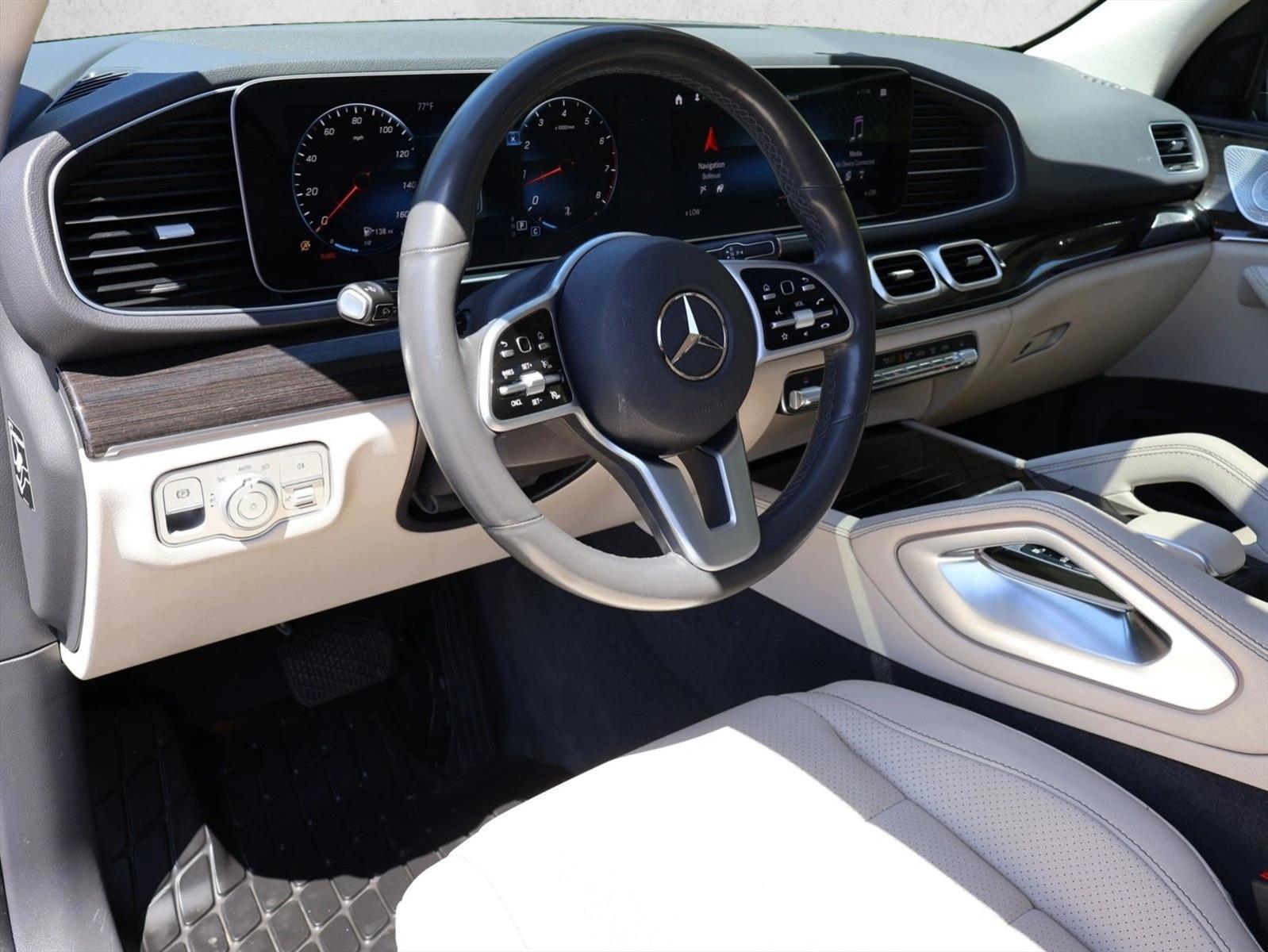 Thumbnail: 2020 Mercedes-Benz GLE - 3