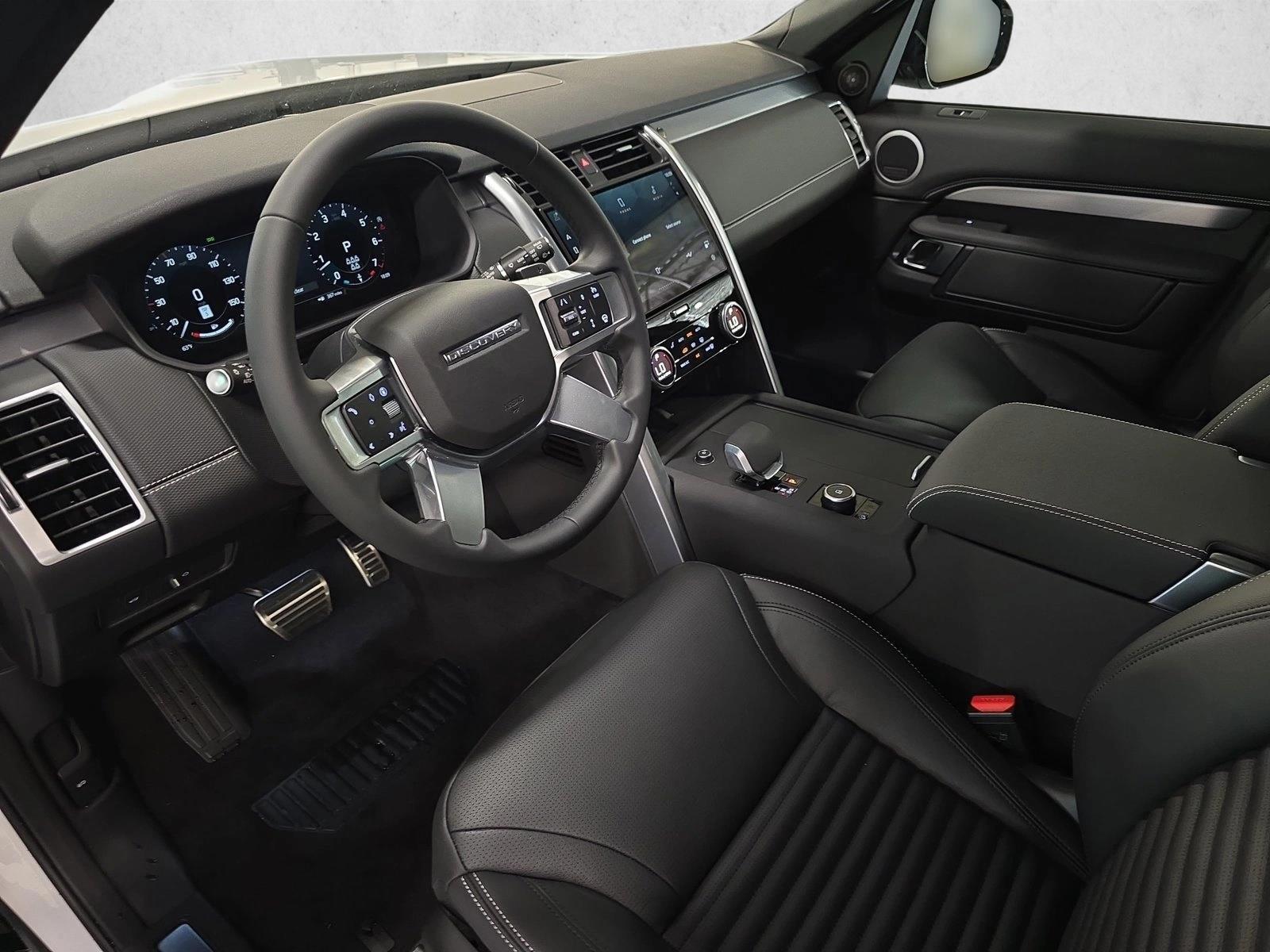 Thumbnail: 2026 Land Rover Discovery - 4