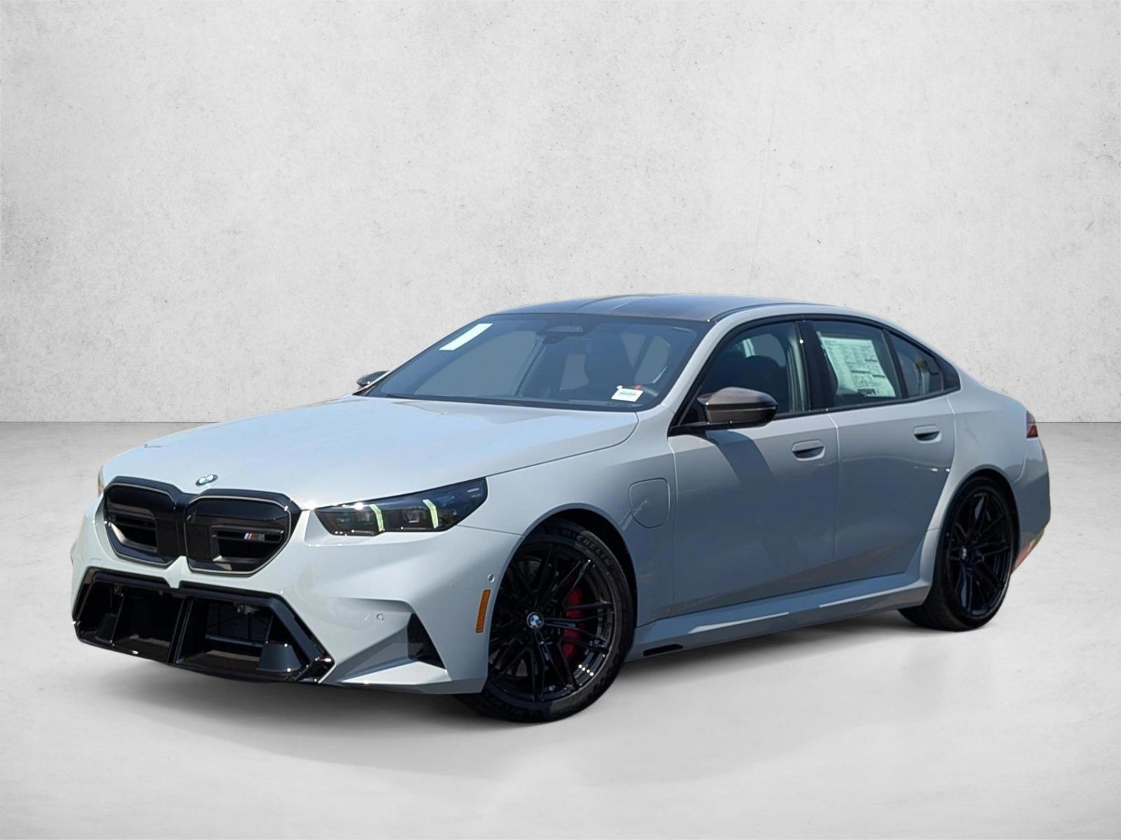 Thumbnail: 2026 BMW M5 - 1