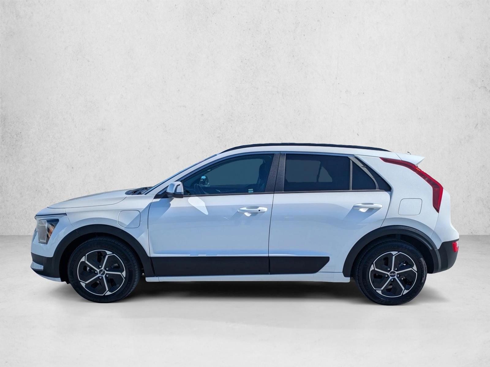 Thumbnail: 2023 Kia Niro - 2