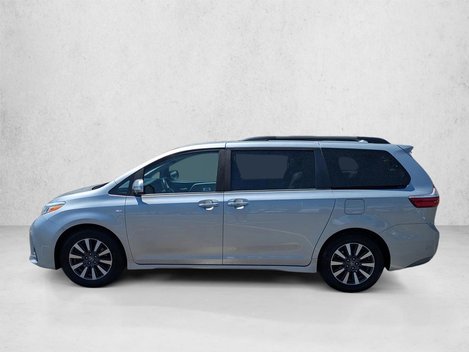 Thumbnail: 2019 Toyota Sienna - 2