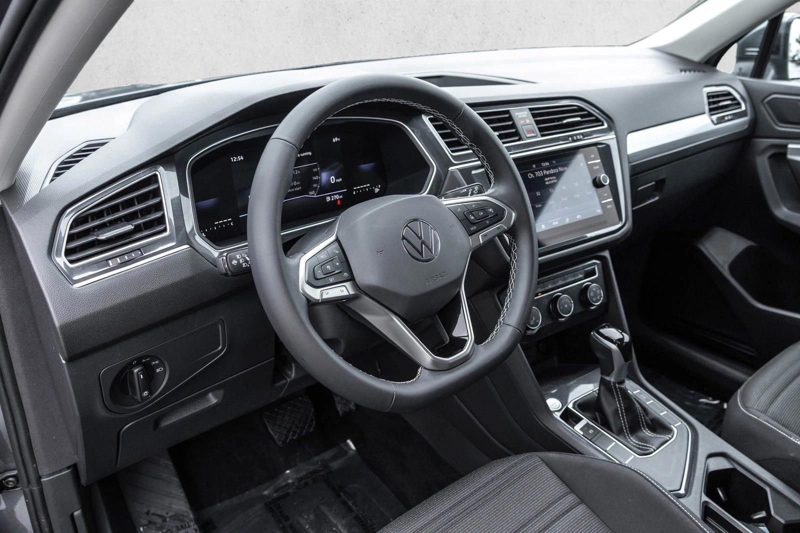 Thumbnail: 2024 Volkswagen Tiguan - 3