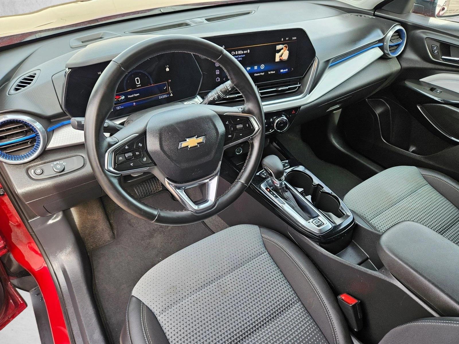 Thumbnail: 2025 Chevrolet Trax - 3