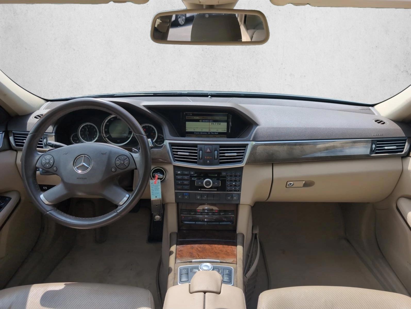 Thumbnail: 2010 Mercedes-Benz E-Class - 3