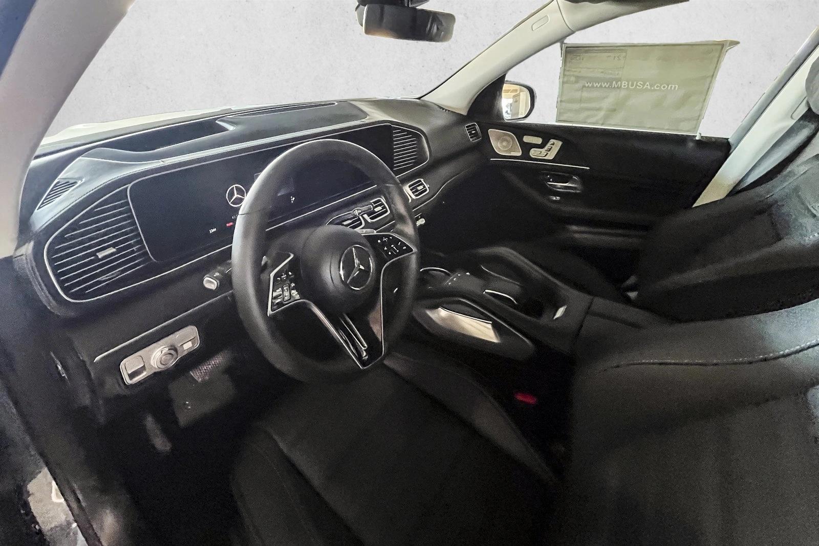 Thumbnail: 2026 Mercedes-Benz GLE - 2