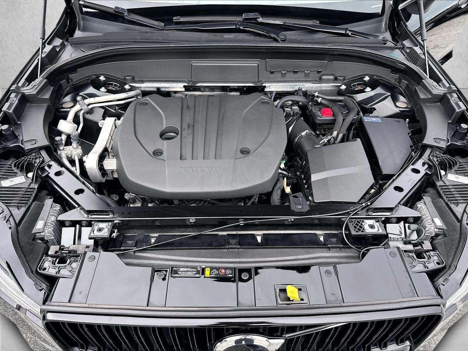 2022 Volvo XC60 Momentum - Photo 11
