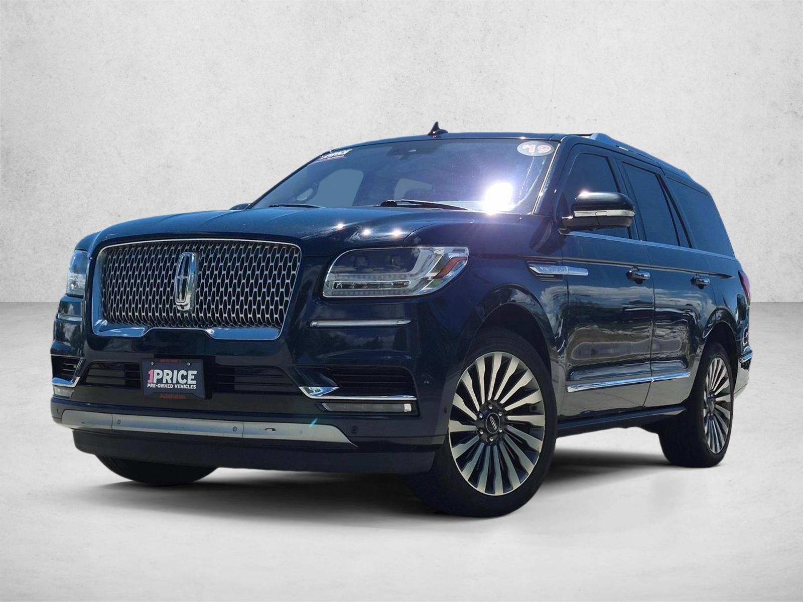 Thumbnail: 2019 Lincoln Navigator - 1
