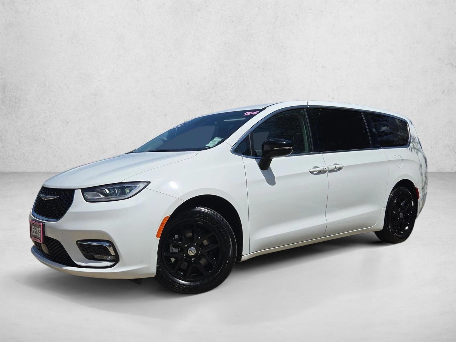 Thumbnail: 2024 Chrysler Pacifica - 1