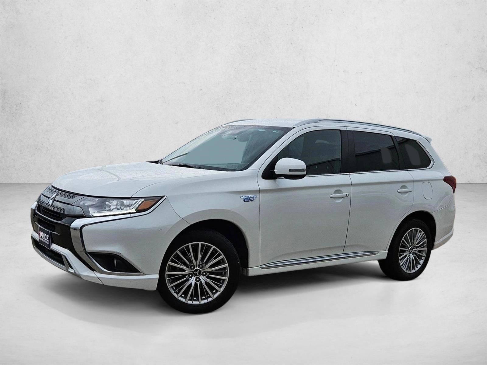 Thumbnail: 2022 Mitsubishi Outlander - 1