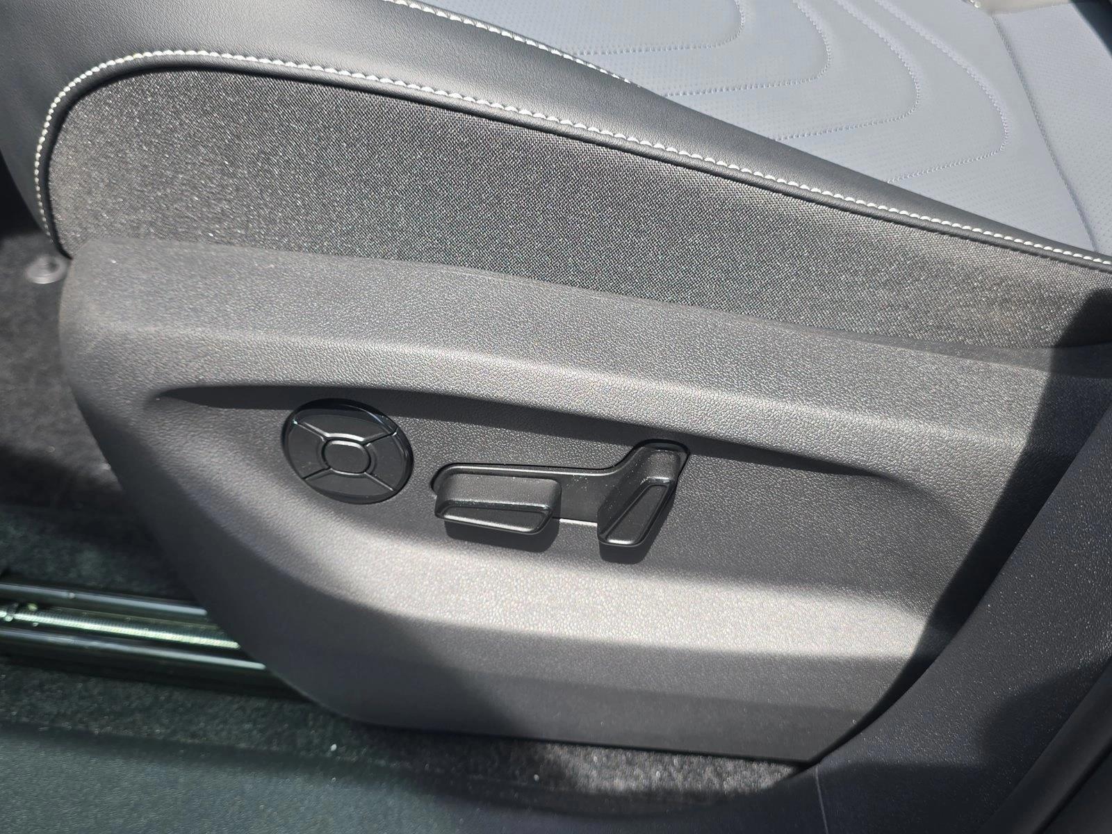 Thumbnail: 2026 Volkswagen Tiguan - 4