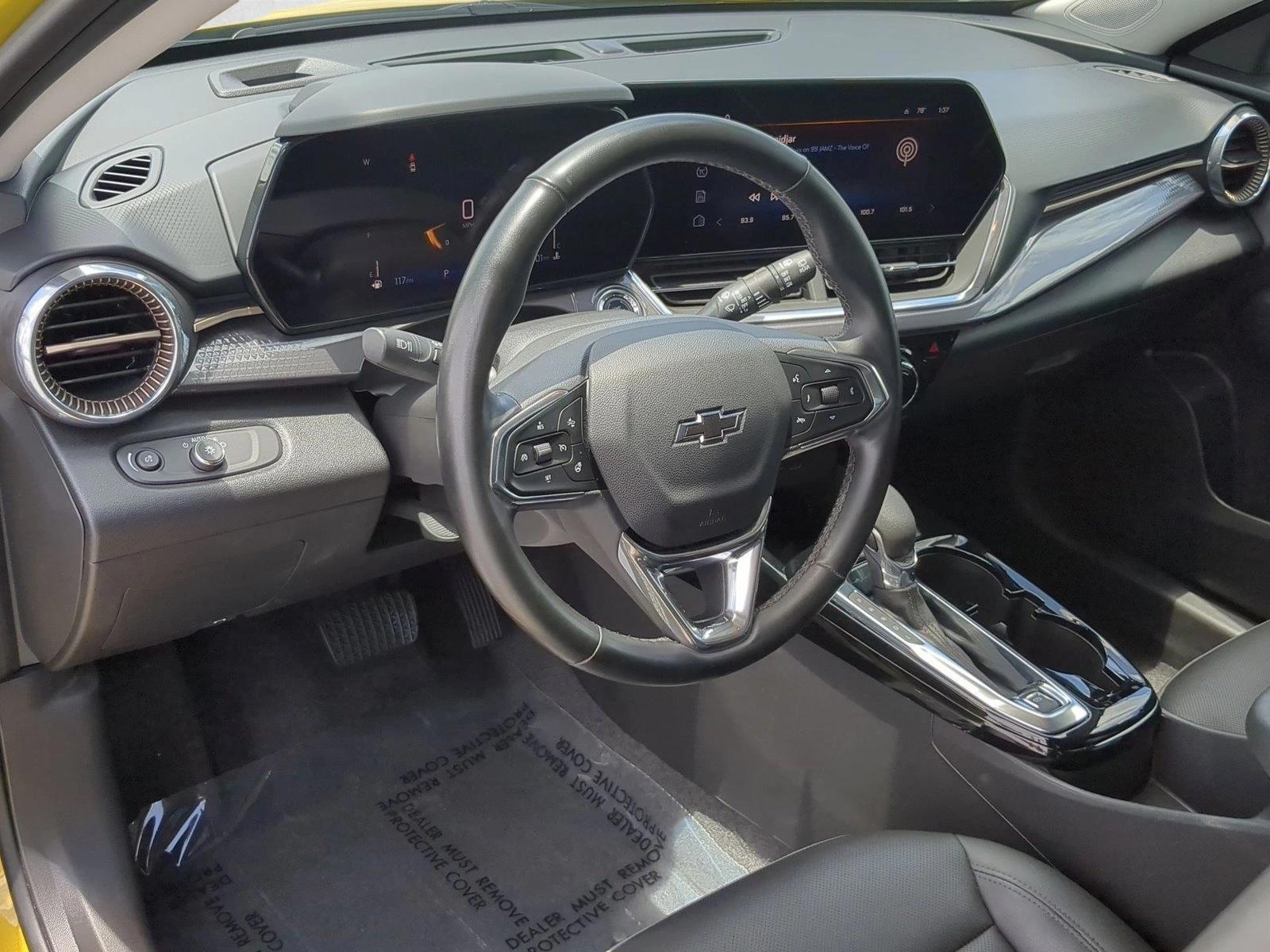 Thumbnail: 2025 Chevrolet Trax - 3