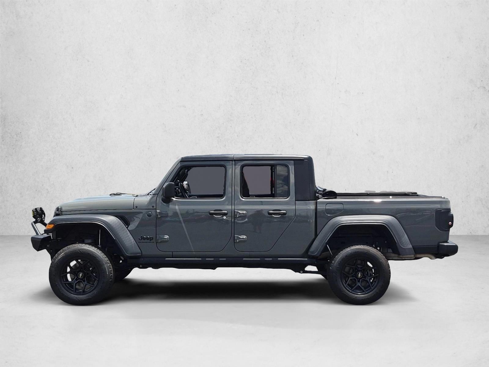 Thumbnail: 2023 Jeep Gladiator - 2