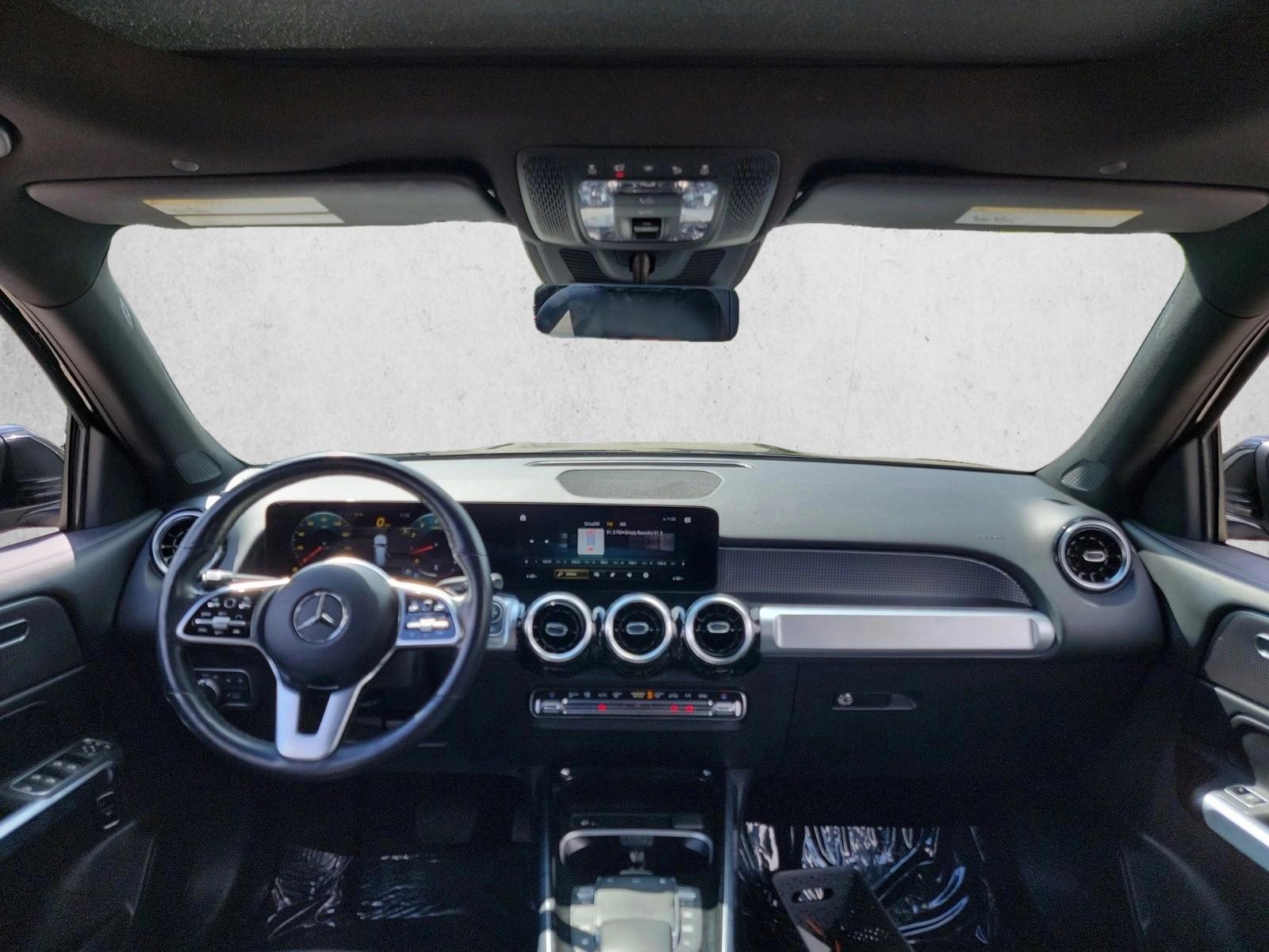 Thumbnail: 2023 Mercedes-Benz GLB - 3