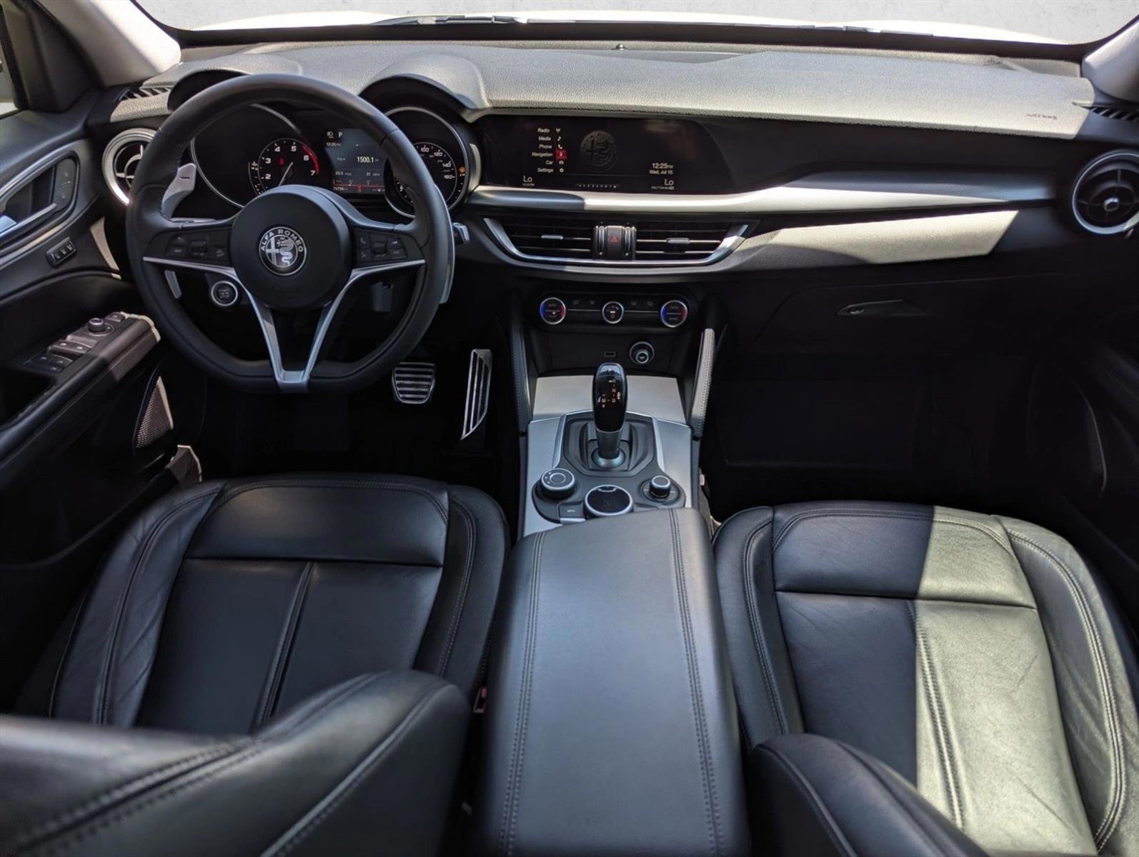 Thumbnail: 2018 Alfa Romeo Stelvio - 3