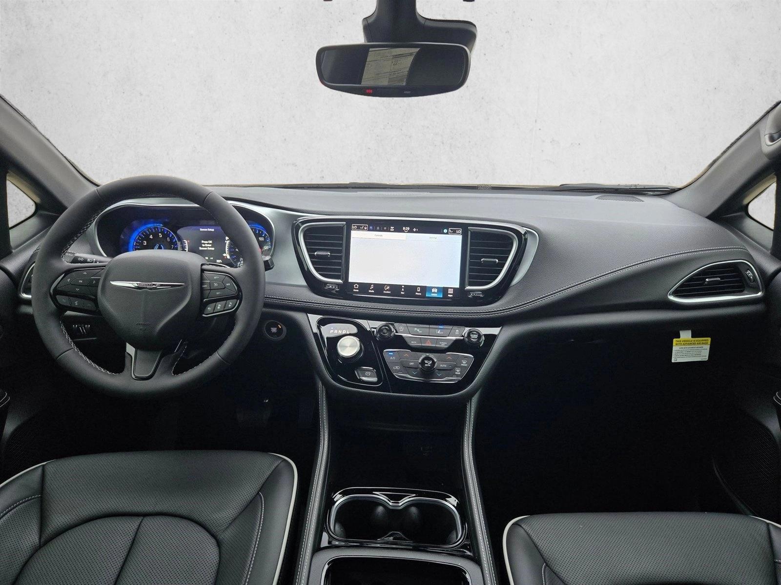 Thumbnail: 2026 Chrysler Pacifica - 3