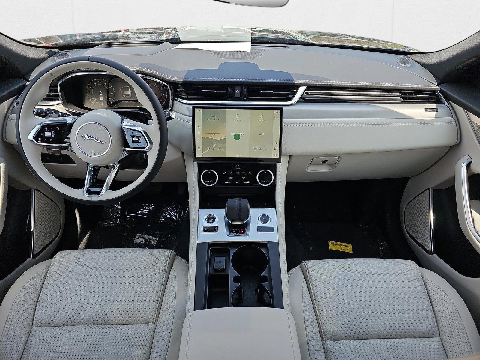 2026 Jaguar F-Pace R-Dynamic S - Photo 9