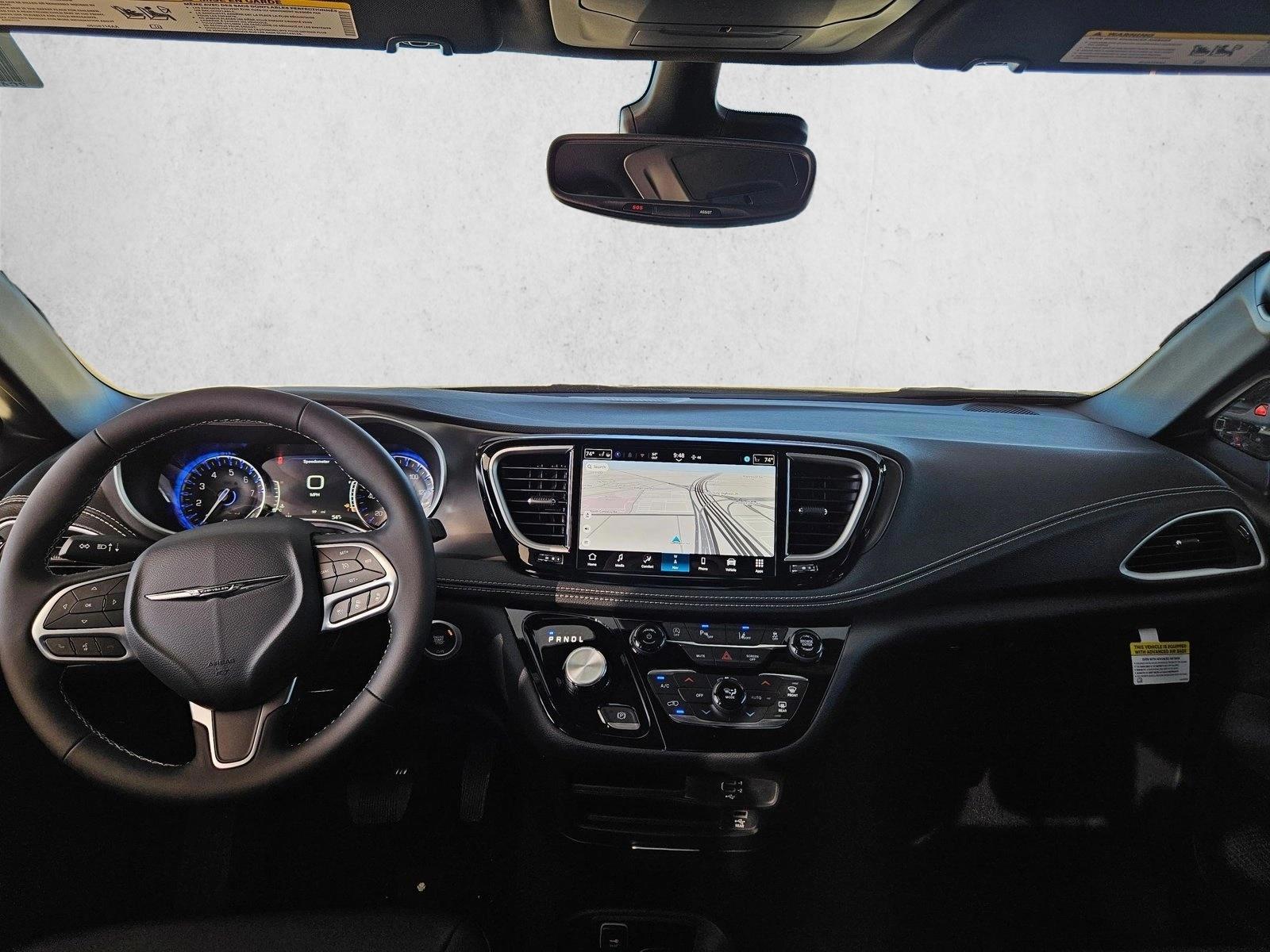Thumbnail: 2026 Chrysler Pacifica - 3