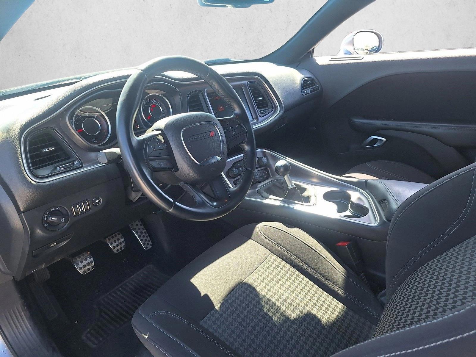 Thumbnail: 2015 Dodge Challenger - 3