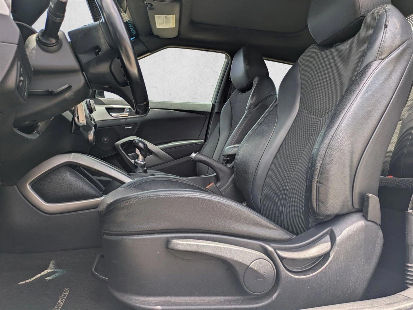 Thumbnail: 2016 Hyundai Veloster - 5