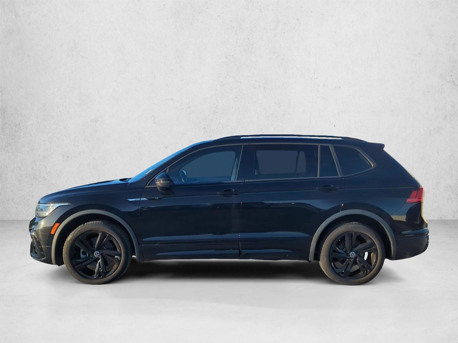 Thumbnail: 2023 Volkswagen Tiguan - 2