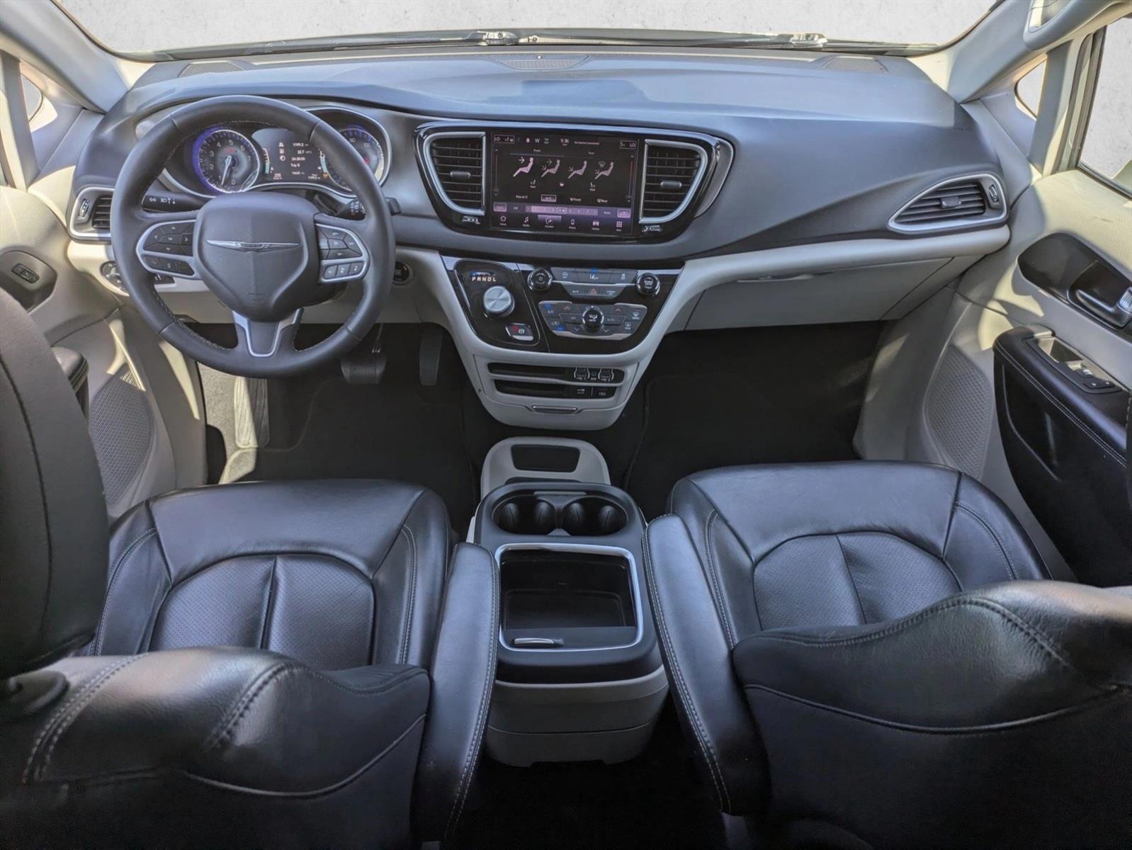Thumbnail: 2022 Chrysler Pacifica - 2